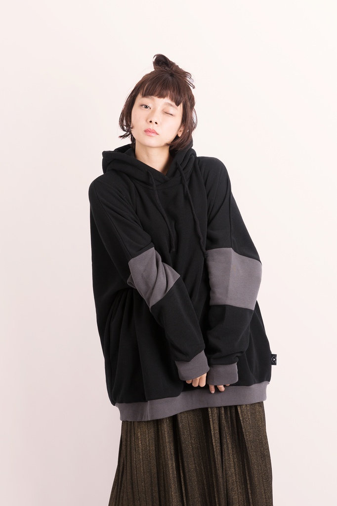 ビッグシルエットパーカー
