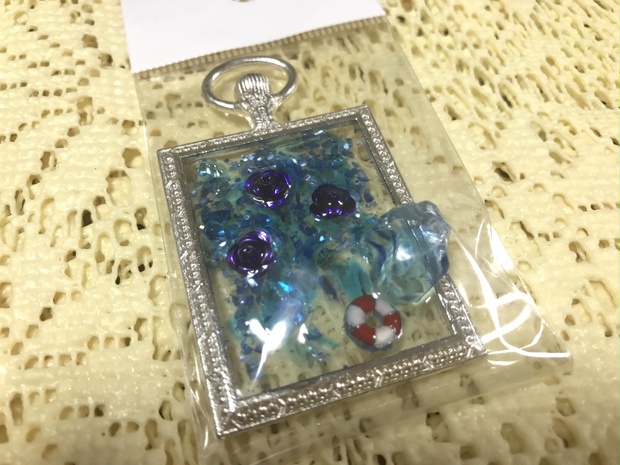 FF14 2016ファンフェス東京、クラフト部門で「アレキサンダー」三部作を作成した製作者によるリムサロミンサモチーフのレジンアクセサリーです。